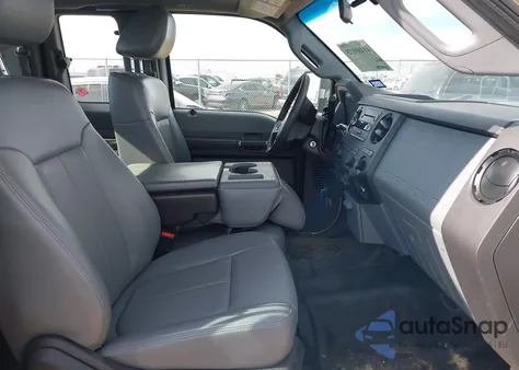 2014 Ford F-250 Xl z USA, uszkodzony, nr VIN 1FT7X2AT5EEB06842